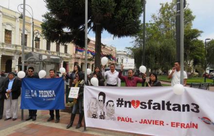 En Riobamba también se realizó un plantón en las afueras de la Gobernación de Chimborazo