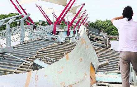 Magnitud. El accidente provocó la inaccesibilidad por el paso a los ciudadanos desde Durán hasta la isla Santay.