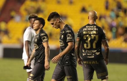 Desacierto. Los atacantes canarios no pasan un buen momento, sobre todo un Dinenno que llegó a perder la titularidad después de vivir un inicio espectacular en la faceta goleadora.
