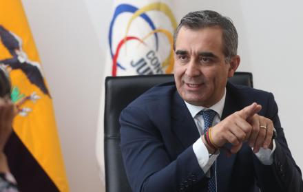 Guayaquileño. Ministro de Gobierno y de Justicia de Rafael Correa, de quien fue también su secretario particular. Preside la Judicatura.