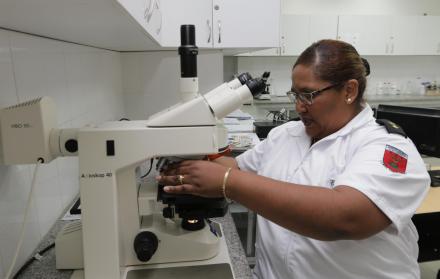 Estudio. Norma Zapata ha dedicado 15 años al diagnóstico del cáncer.