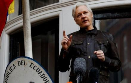 Assange, asilado en la embajada de Ecuador en Londres desde 2012,  mantiene una orden de detención por parte de la justicia británica.
