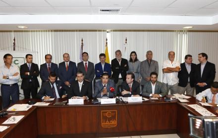 Relación. La vocería empresarial en el gran diálogo nacional hizo que Martínez se acercara más al Gobierno.