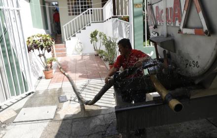 Crisis. Los moradores de la ciudadela La Fuente llevan casi un mes sin que el agua llegue a sus tuberías.