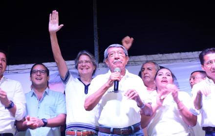 La decisión de abandonar su curul en el legislativo y postularse como una de las opciones para administrar los recursos municipales de Milagro, es ante el pedido del pueblo.