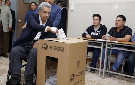 El presidente Lenín Moreno ejerciendo su voto el pasado 4 de febrero de 2017, día que sea realizó la consulta popular.