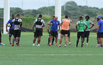 Hoy será una tarde de caras nuevas y familiares. Francisco Silva tomará el lugar de Jorge Guagua.