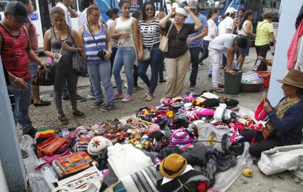 Comerciantes aprovecharon el día para promocionar diversos productos.