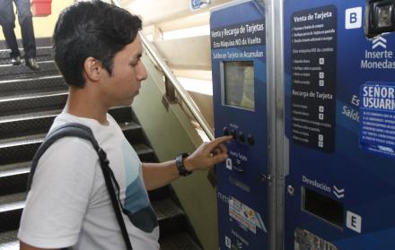 Recargas. El acceso a este sistema de transporte masivo es únicamente con la tarjeta de la Metrovía.