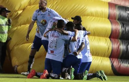 Referencial. Ronald de Jesús hizo el gol que pone a Macará como líder.