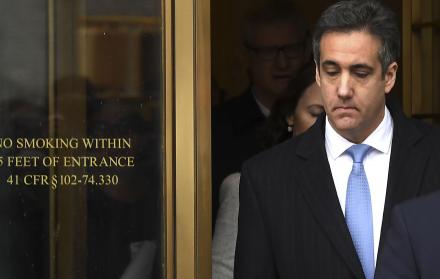 Cohen al momento de salir de la corte, tras recibir su sentencia.