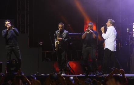 Santa Elena. El venezolano Ricardo Montaner fue contratado por el Municipio de Santa Elena para brindar un impresionante show al que asistieron personas de diferentes sectores del país y del extranjero.