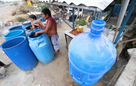 Durán. La escasez de líquido vital afecta a los habitantes del cantón.