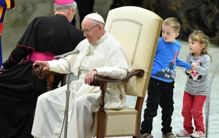 El papa afirmó que se necesitan “constructores de la paz”.