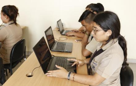 Informe. En el Ecuador, el 18,5 % de los estudiantes señaló que había repetido curso al menos una vez, representa promedio superior a los países de la OCDE