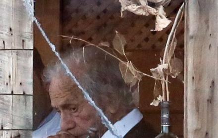 Nicanor Parra en su casa en Las Cruces, Chile.