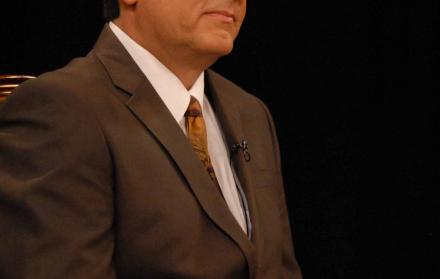 Es corresponsal extranjero en Ecuador y Perú de Radio Francia Internacional, Radio Francia, Radio Canadá. Corresponsal de Reporteros Sin Fronteras. Coordinador de la carrera de Periodismo Multimedios en la Universidad San Francisco de Quito