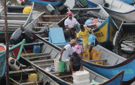 Actividad. Las lanchas también transportan personas y mercancías. 