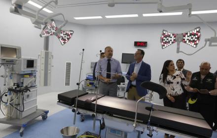 Richard Espinosa avaló el retiro del 40 % de aporte estatal al IESS y eliminó la deuda de 2.500 millones de los registros. La Contraloría ordenó su salida.