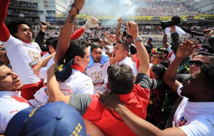 La emoción se apoderó del plantel universitario.