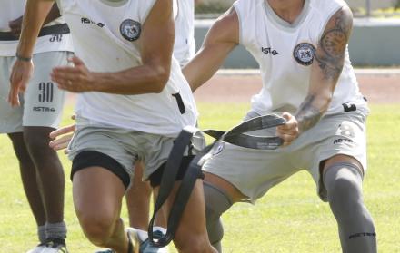 Exigencia. Michael Hoyos (i) y Diego Dorregaray durante una de las intensas jornadas en Rioverde.