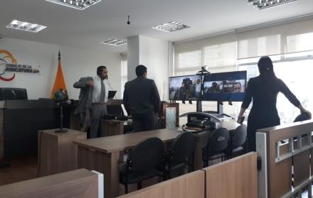 El fundador de Wikileaks interpuso el recurso en contra del Estado por la emisión de un instructivo que regula su estadía en la embajada de Ecuador en Londres.