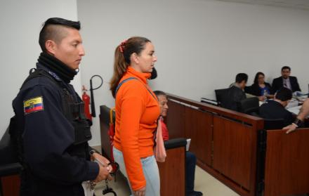 Gracias a esa figura María Sol Larrea, exfuncionaria del IESS, recibió un año de cárcel en lugar de los hasta cinco a los que podía ser sentenciada por tráfico de influencias.