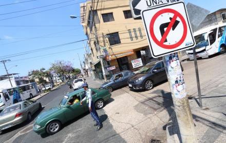 Hasta el viernes, el Primer Pasaje 2-A era bidireccional. Son varias las modificaciones que se analizan en este sector de la ciudad, debido a la carga vehicular.