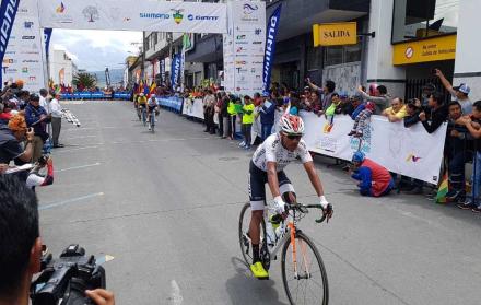 Pablo Caicedo cumplió un tiempo de tres horas y siete minutos.