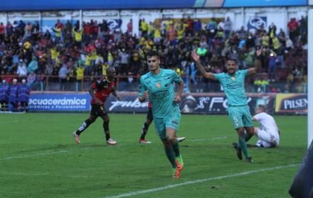 Respeto. A pesar de la importancia del gol y el contexto del partido, Juan Ignacio Dinenno no festejó el gol convertido ayer en Cuenca a su exclub.