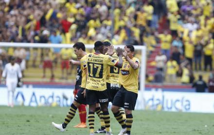 Los amarillos lograron tres anotaciones en el arco rival.