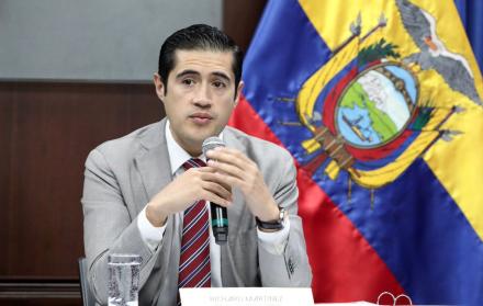 El ministro Richard Martínez reconoció que la decisión ha llevado a “una reducción del consumo de la gasolina súper”.