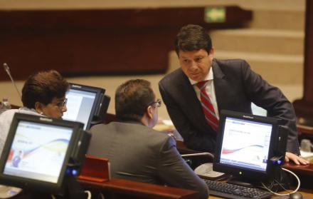 Proponente. El morenista Esteban Albornoz (derecha) preside la Comisión de Desarrollo Económico.