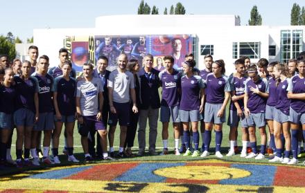 Para el regreso, se ha asegurado que el equipo femenino irá en clase preferente.