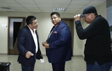 El presentador con su abogado, Pedro Buitrón.