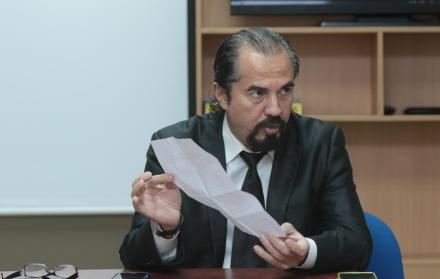 Estrategia. José Auad espera que la justicia postergue las elecciones.