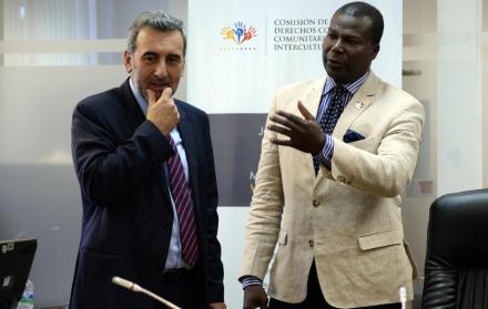 Durante 30 minutos, el relator de la CIDH habló sobre los estándares internacionales de libertad de expresión, que no todos conocían. Entre los asistentes, el periodista Francisco Rocha, el activista César Ricaurte y el académico Hernán Reyes, que se fue 