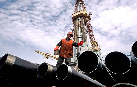 Petroamazonas disminuye el trabajo con varias empresas de ese país.