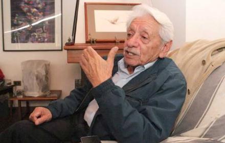 El literato ejerció la docencia por varios años.