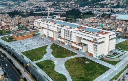 5 por ciento del valor de la obra no fue retenido por el gobierno como fondo de reparo.