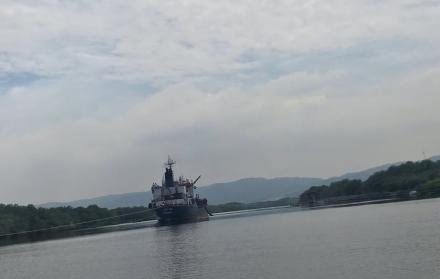 Sistema. La forma de amarre de los barcos impide la navegación.