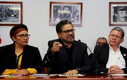 FARC dice acuerdo de paz está en “punto más crítico” por captura de Santrich.