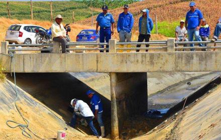 Este es el primer mantenimiento prolongado que realiza el EPA en el canal del trasvase Chongón–Santa Elena en el 2018.
