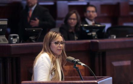 Defensa. La exministra Ledy Zúñiga fue a la Asamblea y aprovechó para responder al informe de la Contraloría.