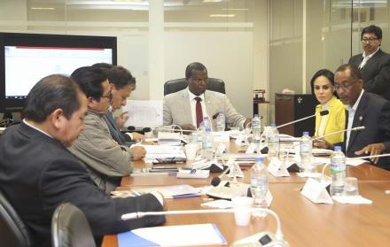 En espera. La Comisión de Derechos Colectivos está lista para comenzar a revisar el proyecto de reformas a la Ley de Comunicación. Esta mesa es una de las más productivas. 