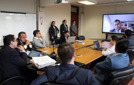 Diligencia. El fiscal encargado Paúl Pérez recibió por videoconferencia la versión del expresidente Rafael Correa.