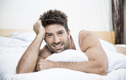 David Chocarro en sus inicios fue modelo y participó en un desfile en Guayaquil. Actualmente es uno de los primeros galanes de la cadena Telemundo.
