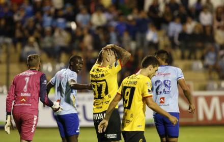 Ariel Nahuelpán, pese al esfuerzo mostrado, no pudo concretar el gol a favor de los toreros.