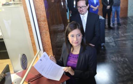 Reforma. La secretaria jurídica, Johana Pesántez, ayer en la Asamblea.