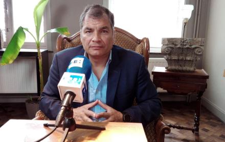 Rafael Correa tildó hoy de “farsa” el proceso legal en su país que le relaciona con el supuesto secuestro de Fernando Balda.
